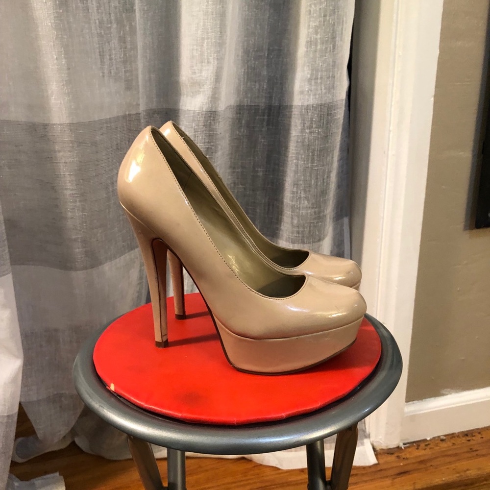 Heels - Picture 2 of 3